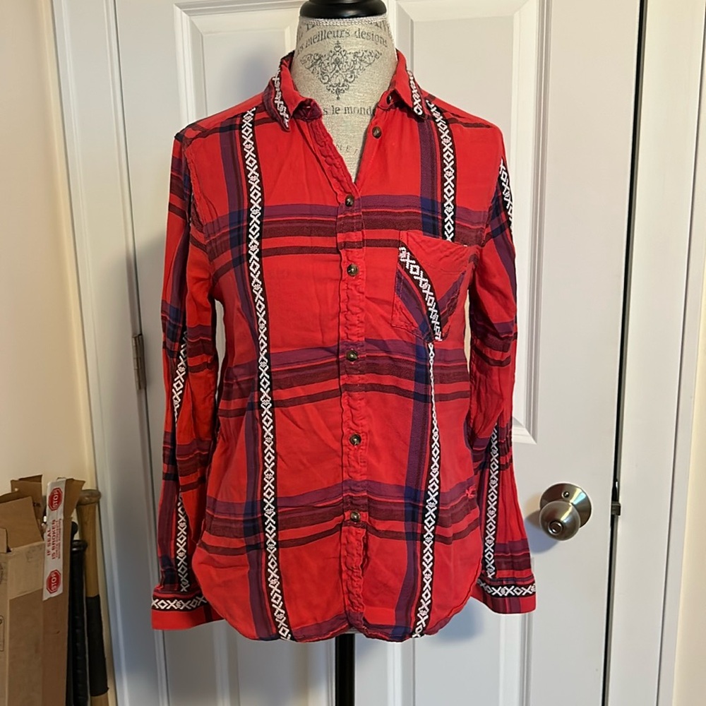 Women’s top American eagle size medium